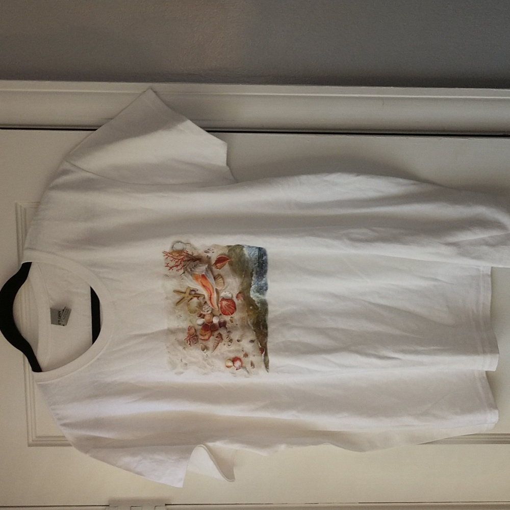 Beach Scene T-shirt size XL